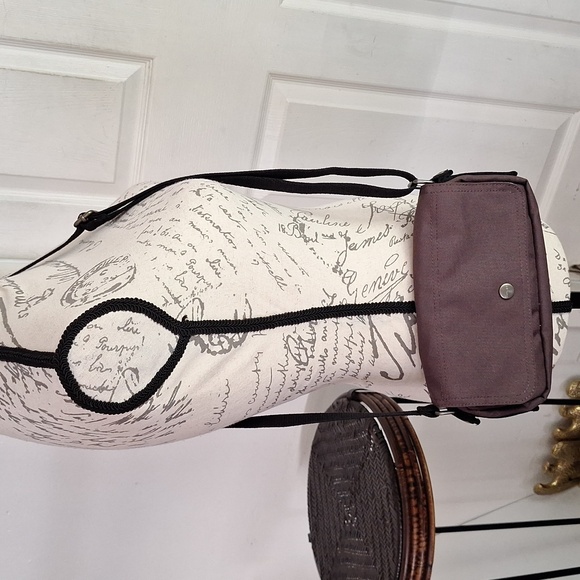 Carhartt Legacy Series Womens Essentials Pouch Waist/Crossbody Bag - Picture 1 of 11